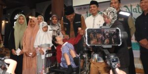 Badan Amil Zakat Nasional (Baznas) Kota Malang, bekerja sama dengan Kantor Kemenag Kota Malang dan Forum Zakat, menyalurkan santunan bagi 1.000 anak yatim pada Selasa, 16 Juli 2024, di Masjid Jami’ Kota Malang. Foto; Pemkot Malang