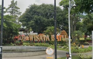 Pengajuan anggaran dari Dinas Lingkungan Hidup (DLH) Kota Batu untuk pembangunan bianglala di Alun-Alun pada R-APBD 2025 mendapatkan dukungan penuh dari pihak legislatif. Foto: tangkapan layar Google Maps