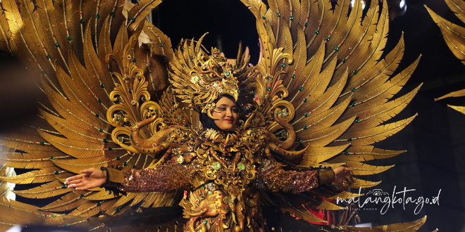 Bulan Agustus bukan hanya menjadi saksi perjuangan kemerdekaan Republik Indonesia, tetapi juga menghidupkan kembali semangat kebersamaan melalui berbagai karnaval yang meriah. Foto: malangkota.go.id