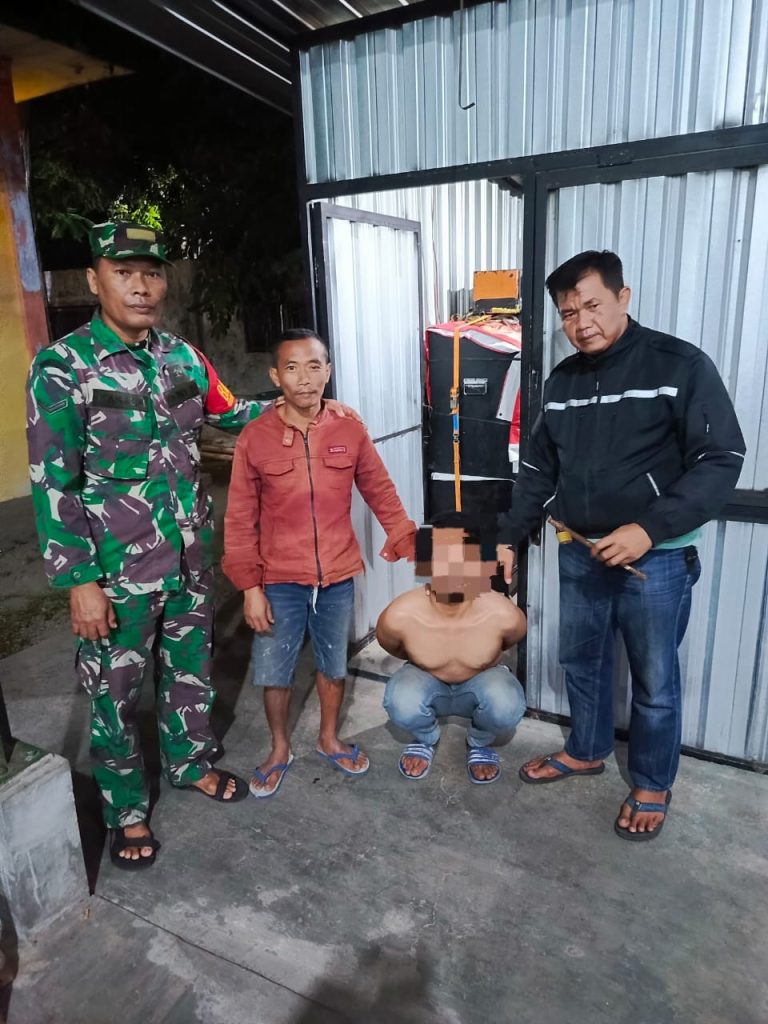 Penangkapan pencuri di ruko mie ayam, Lingkungan Pujasera Kampung Tani Kelurahan Jamsaren, Kecamatan Pesantren