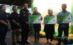 Penjabat (Pj.) Wali Kota Malang, Dr. Ir. Wahyu Hidayat, MM, dengan bangga meresmikan Program Pasar Sadar BPJS Ketenagakerjaan di Pasar Oro-Oro Dowo pada Kamis (25/7). Foto: Pemkot Malang