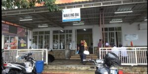 Pondok Pesantren Bahrul Maghfiroh yang berada di Jalan Joyo Agung No. 2 Kota Malang kini menambah unit usaha baru berupa warung yang diberi nama Warung BM