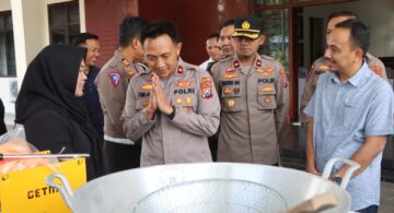 Polres Malang Bantu Keluarga Korban Kanjuruhan dengan UMKM. Foto: Pers Bhayangkara