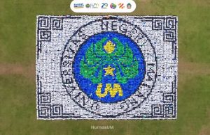 Universitas Negeri Malang (UM) baru saja menyelenggarakan Pengenalan Kehidupan Kampus Bagi Mahasiswa Baru (PKKMB) 2024 yang meninggalkan kesan mendalam dengan salah satu acara andalannya, Cakrawala Papershow 2024.