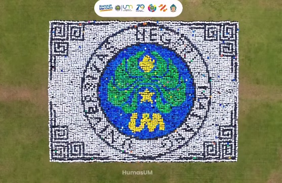 Universitas Negeri Malang (UM) baru saja menyelenggarakan Pengenalan Kehidupan Kampus Bagi Mahasiswa Baru (PKKMB) 2024 yang meninggalkan kesan mendalam dengan salah satu acara andalannya, Cakrawala Papershow 2024.