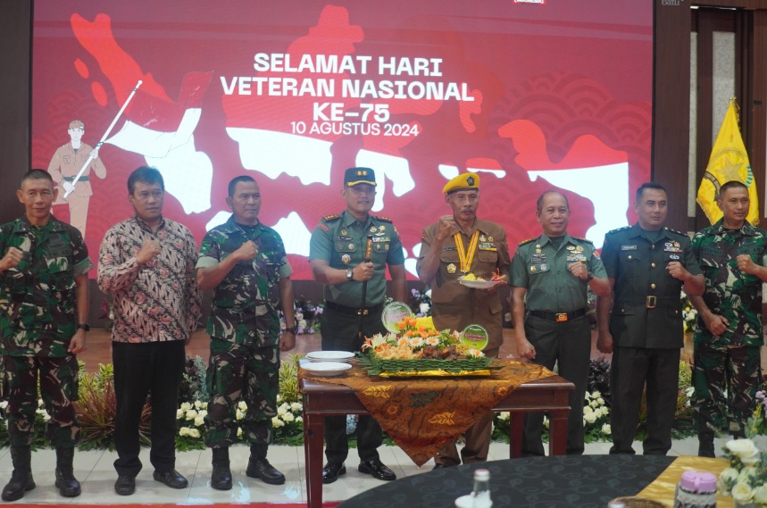 Di Graha Pancasila, Balaikota Among Tani, Kota Batu, Sabtu (10/8), semangat perjuangan para pahlawan masih terasa membara untuk perinngatan Hari Veteran ke-75.