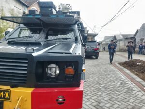 Densus 88 tangkap terduga teroris di Kota Batu