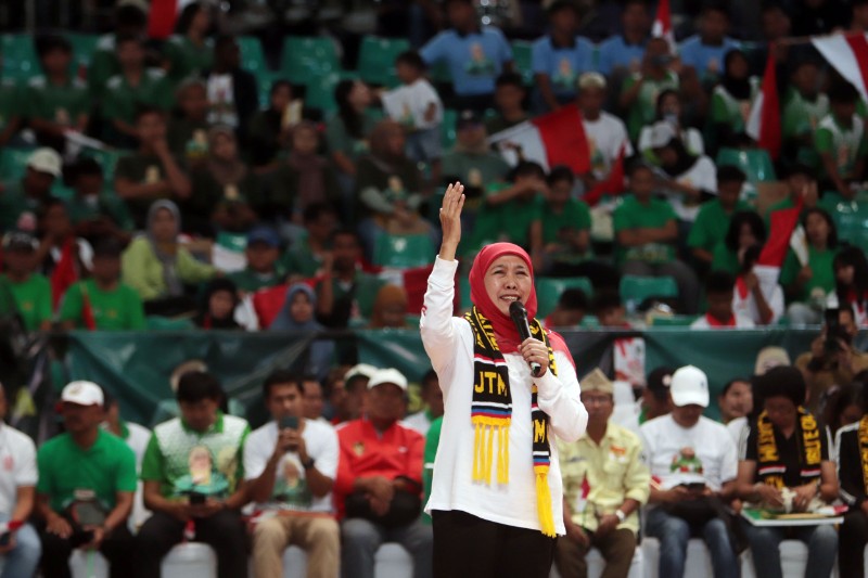 Hampir 80 organisasi olahraga yang bernaung di bawah Komite Olahraga Nasional Indonesia (KONI) dan Komite Olahraga Masyarakat Indonesia (KORMI) Jatim, menganugerahkan Khofifah Indar Parawansa, Gubernur Jawa Timur periode 2019-2024, sebagai "Ibu'e Olahraga Jawa Timur".