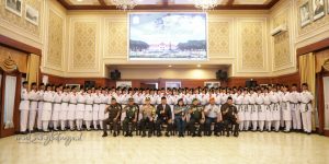 Sekretaris Daerah (Sekda) Kota Malang, Erik Setyo Santoso, ST, MT, secara resmi mengukuhkan 70 anggota Pasukan Pengibar Bendera Pusaka (Paskibraka) Kota Malang dalam sebuah upacara yang berlangsung di Ruang Sidang Balai Kota Malang pada Kamis malam (15/8).