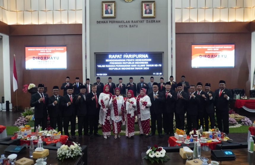 Pj Wali Kota Batu mengikuti Sidang Paripurna DPRD Kota Batu untuk mendengarkan jalannya Sidang MPR RI dan Pidato Kenegaraan Presiden Republik Indonesia