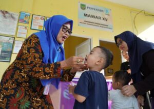 ,- Baru-baru ini, masyarakat dikejutkan oleh berita mengenai dugaan kebocoran dokumen rahasia terkait vaksin polio yang diproduksi PT Bio Farma. Foto: Kemenkes