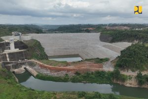 impounding bendungan leuwikeris