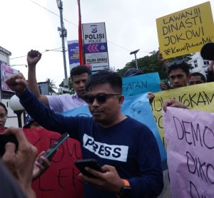 media wajib pertahankan demokrasi