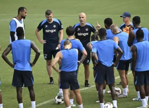 Pelatih Chelsea Enzo Maresca saat sesi latihan (reuters)