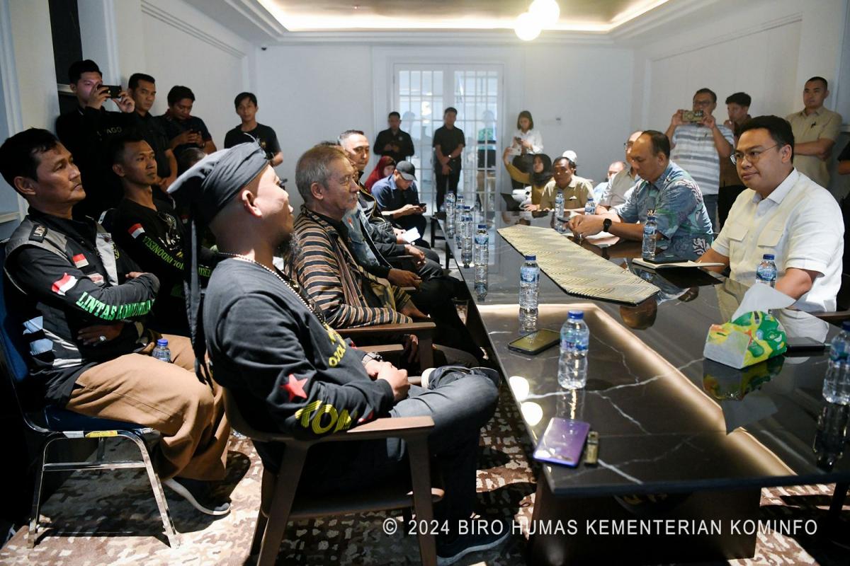 Wakil Menteri Komunikasi dan Informatika (Wamenkominfo) Angga Raka Prabowo menegaskan komitmennya untuk segera menindaklanjuti aspirasi dari mitra ojek online yang tergabung dalam Koalisi Ojol Nasional (KON).