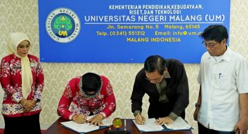Rektor UM, Prof. Dr. Hariyono, M.Pd (tiga dari kiri) dalam prosesi penandatanganan MoU dengan Pemerintah Kabupaten Tana Tidung: Foto: UM