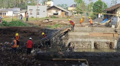 Jembatan Terbawa Arus