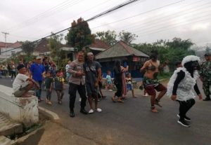 Kelurahan Wonokoyo bersama Bhabinkamtibmas Aipda Bonus Kuncoro telah sukses menyelenggarakan kegiatan jalan sehat yang inovatif dalam rangka memperingati HUT RI ke-79, pada Minggu, (8/9)