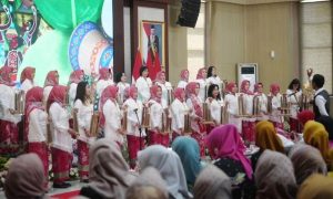 Jambore PKK Kota Wisata Batu Tahun 2024 yang digelar di Graha Pancasila, Balaikota Among Tani, pada Minggu, (22/9), menjadi momen penting bagi Pemerintah Kota Batu dan PKK untuk mempercepat peningkatan pendidikan dan kesehatan masyarakat.