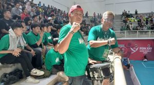 Kehadiran suporter Jawa Timur di PON XXI Aceh-Sumut menjadi bukti nyata bahwa dukungan penonton bisa menjadi penambah semangat bagi para atlet