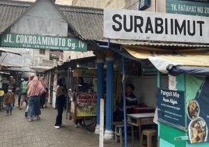 Surabi Imut, membawa kelezatan surabi Bandung ke Kota Malang pada tahun 2005.