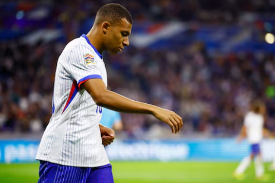 Kylian Mbappe Mediasi PSG