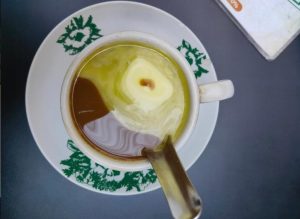 Salah satu tren yang sedang digemari adalah Kopi Butter, minuman yang memadukan kopi dengan mentega, memberikan rasa creamy yang unik.