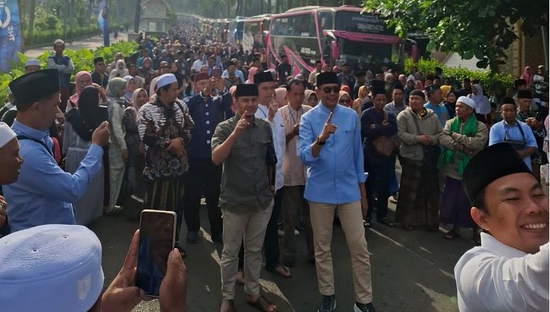 Paslon WaLi Turut Lepas Keberangkatan Jemaah Ziarah Wali Limo Kota Malang