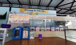 Warung Es Campur Rampal Pak Dji sudah menjadi bagian dari sejarah kuliner Malang sejak tahun 1979.