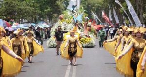 Kota Batu bersiap menyambut Hari Jadi ke-23 pada 17 Oktober 2024 dengan serangkaian acara spektakuler. Salah satu yang paling ditunggu adalah Batu Art Flower Carnival