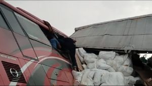 Kecelakaan tol Pandaan Malang