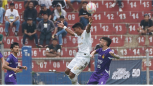 Pelatih Arema Persik